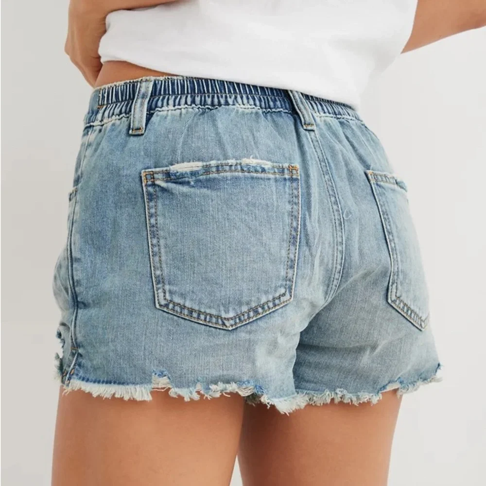 🌼AERIE🌼 Distressed Daydream Denim Shorts, Size XL - Picture 2 of 10